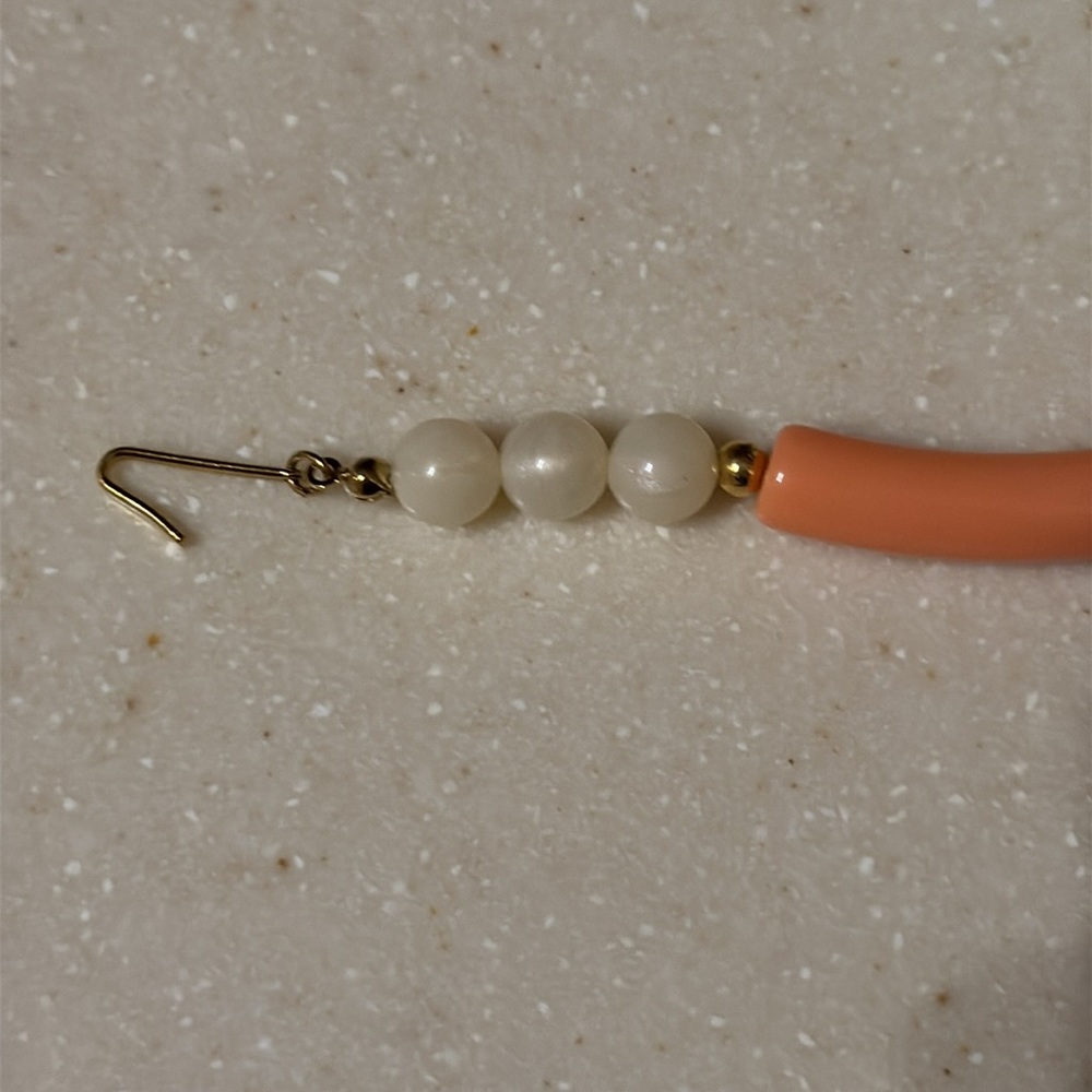 Avon 1988 Vintage Coral Heart Pendant Beaded Necklace - Picture 5 of 10